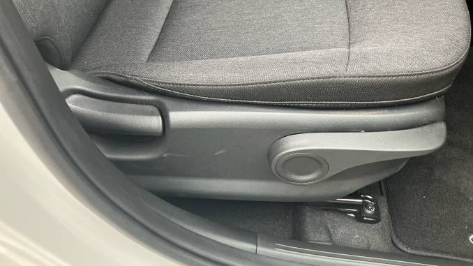 Hyundai INSTER 85kW 01 49kWh 5dr Auto Electric Hatchback - Image 40